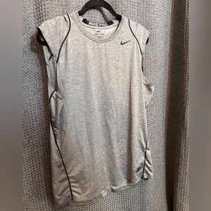 New Men's Nike Dri-FIT Base Layer Fitted Cool Sleeveless Top Size Large Gray